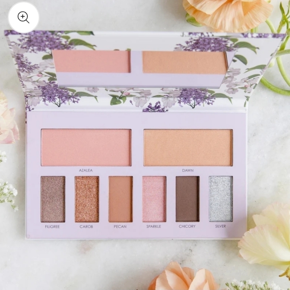 Seraphine Botanicals- Sakura and Sage Vegan Eyeshadow and Blush Palette